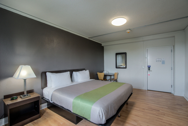 Bedroom 12