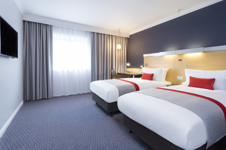Bedroom 3, Holiday Inn Express SOUTHAMPTON M27, JCT.7 by IHG, Hampshire
