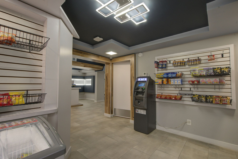 Food & Drinks 5, Clarion Pointe Tampa-Brandon Near Fairgrounds and Casino, Hillsborough