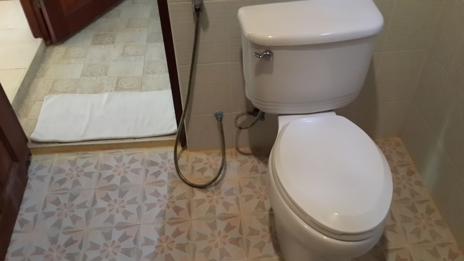 Bathroom 5, Rattana Guesthouse & Bungalow, Ko Samui