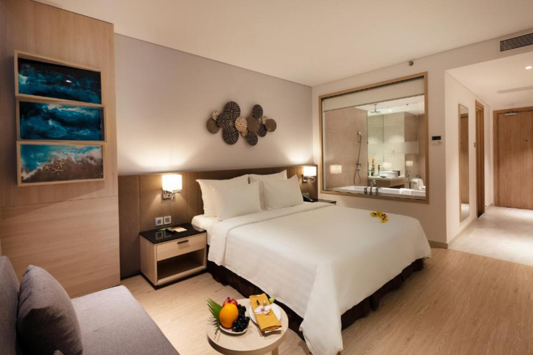 DQua Hotel Room Type -  Deluxe Double City View & Partial Sea View