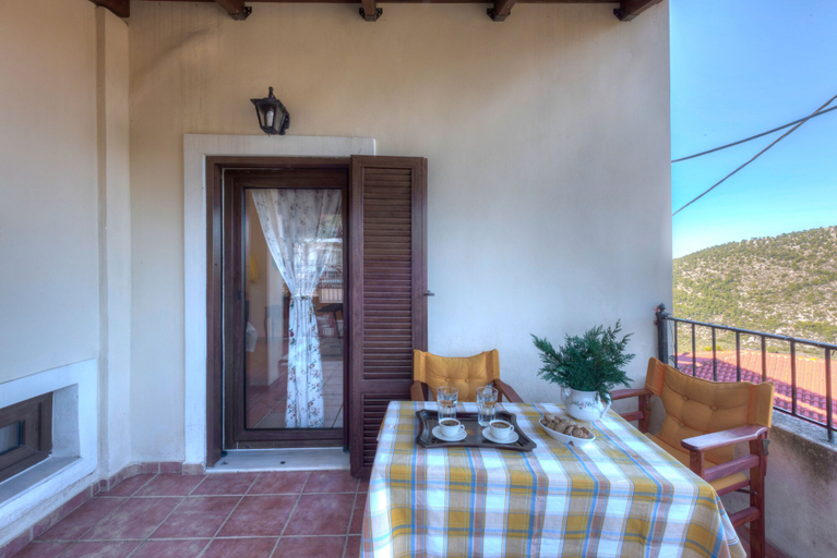 Others 5, Gerania Villa, Peloponnese