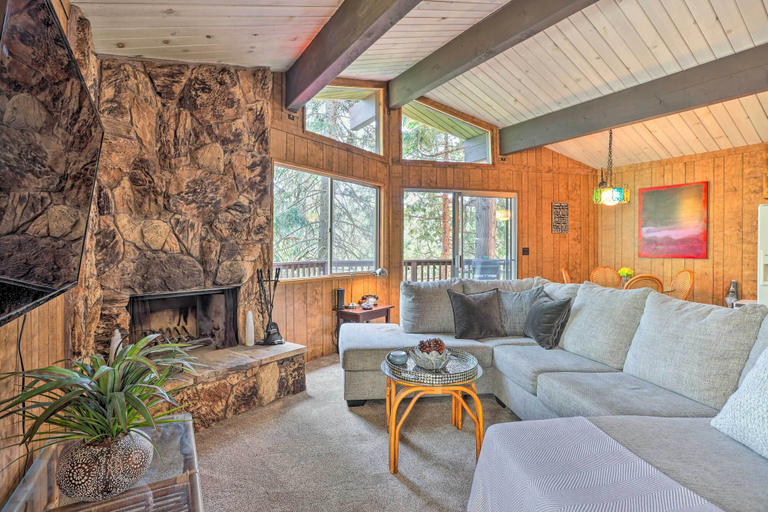 Others 1, Lake Arrowhead Cabin w/ Mid-century Charm!, San Bernardino