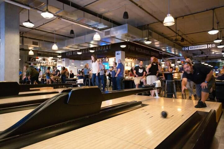 Food & Drinks, CozySuites at  Bottleworks District, Marion