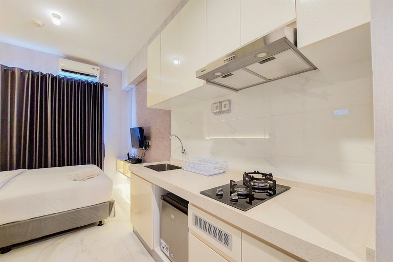 Bedroom 4, Restful And Best Choice Studio Sky House Bsd Apartment, Tangerang