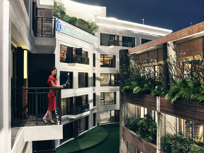 Exterior & Views 9