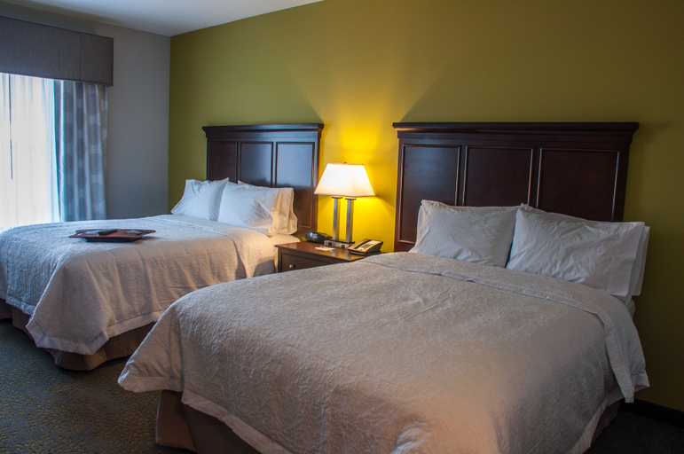 Bedroom 3, Hampton Inn & Suites Mishawaka/South Bend at Heritage Square, Saint Joseph