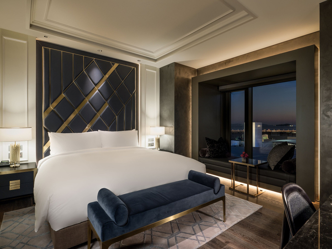 Bedroom 5, Art Paradiso, Paradise City, Jung