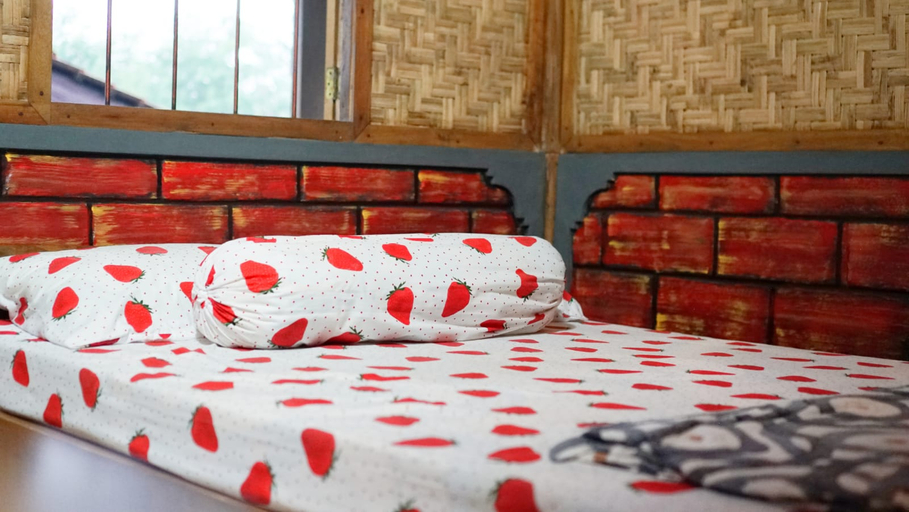 Bedroom 2, De Idinan Homestay, Banyuwangi