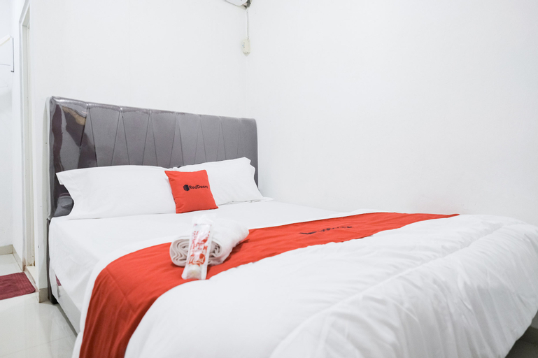 Bedroom 3, RedDoorz near Jalan Perintis Kemerdekaan Lampung, Bandar Lampung