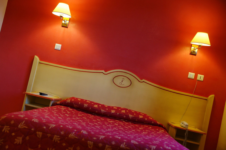 Bedroom 3, Hôtel Restaurant L'Etape, Bouches-du-Rhône