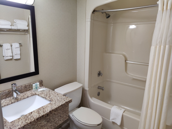 Bathroom 17