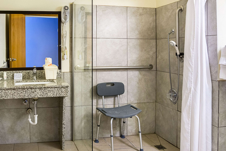 Bathroom 4