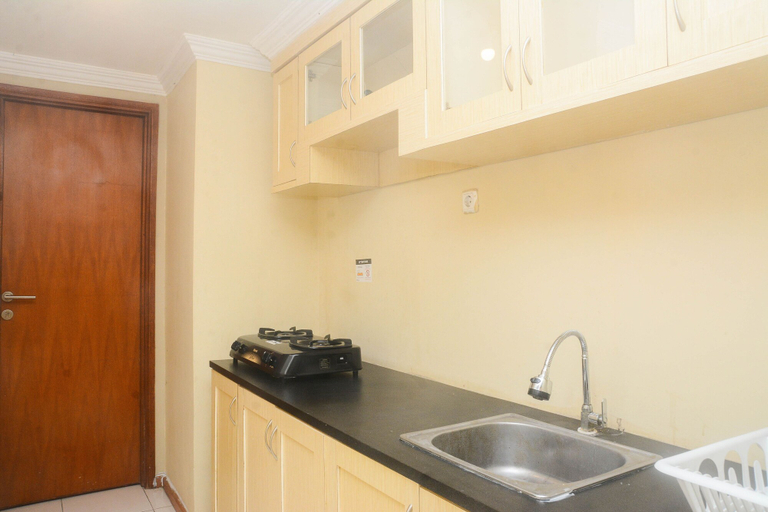 Private kitchen 3, Elegant And Nice 2Br At Grand Palace Kemayoran Apartment, Jakarta Pusat