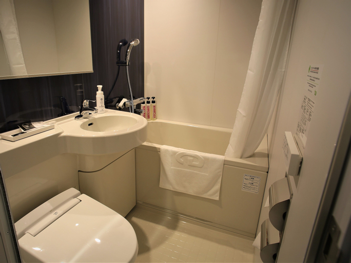 Bathroom 12