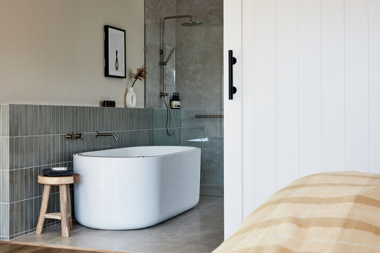 Bathroom 4, Crittenden Lakeside Villas, Melbourne