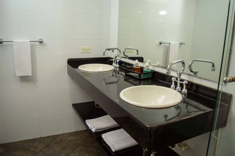 Bathroom 4, Hotel Confort 80 Zona Rosa, Santafé de Bogotá