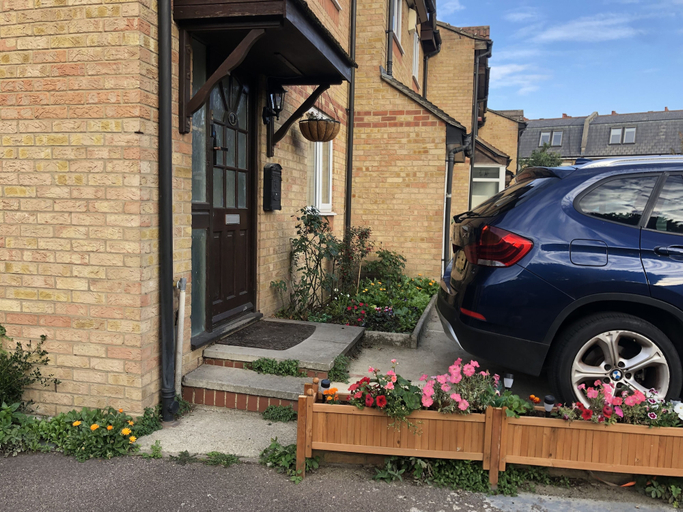 Exterior & Views 2, Centrally Located 4 Bedroom House, London