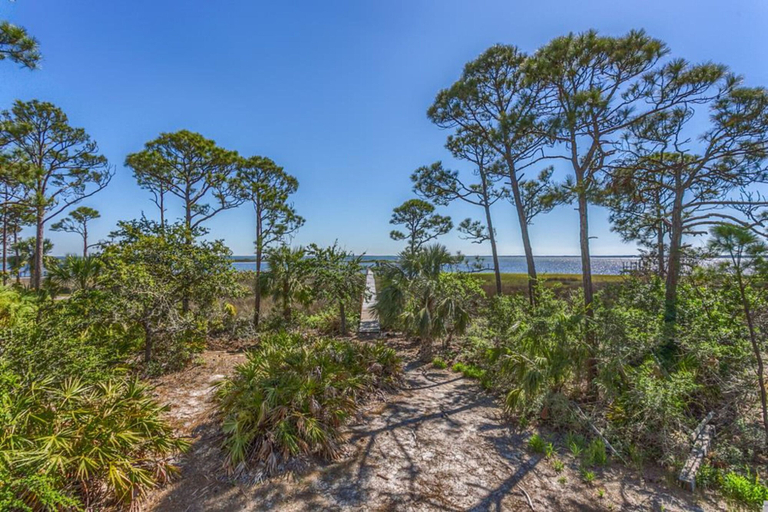 Others 4, Hideaway Bay, Gulf