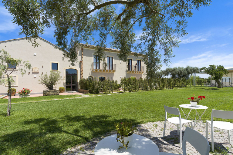 Exterior & Views 2, Neroli Bio Relais, Catania