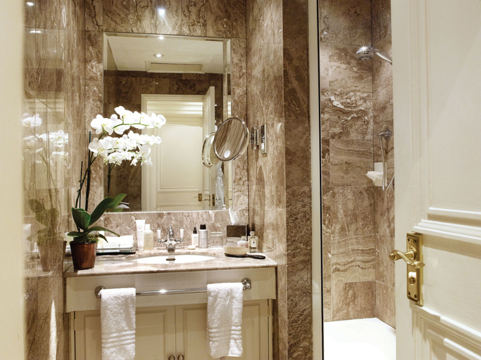 Bathroom 3, 47 Park Street - Grand Residences by Marriott, London