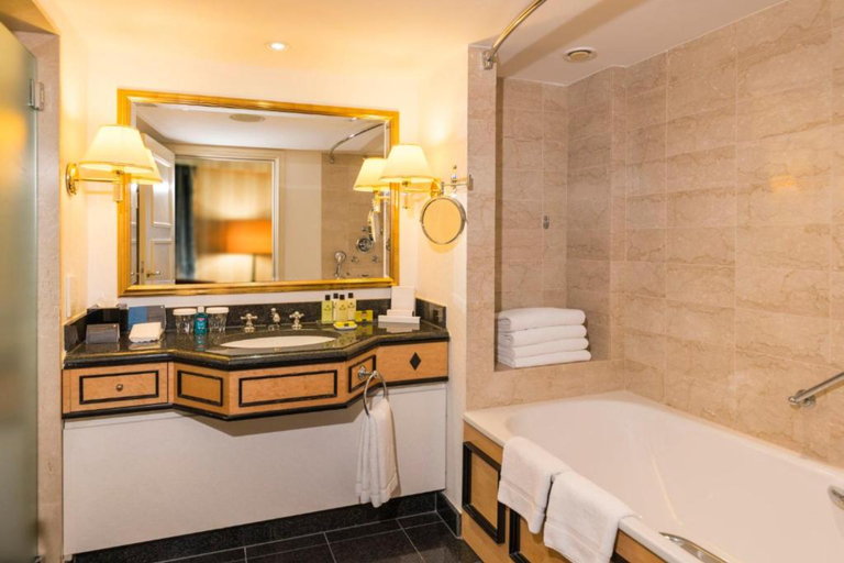 Bathroom 5, InterContinental Hotels VIENNA by IHG, Wien