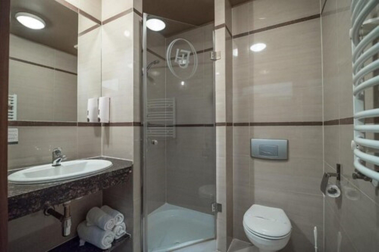 Bathroom 5, Jasek Premium Hotel Wrocław, Trzebnica