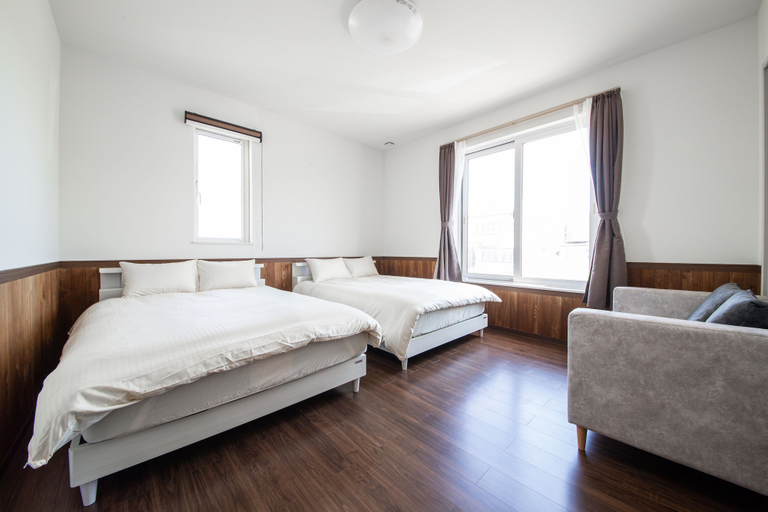 Bedroom 3, THE BEEHIVE KAMIFURANO, Kamifurano