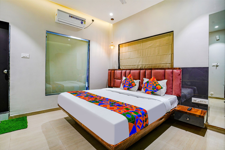 Bedroom 2, Fabhotel Kesar Inn, Pune