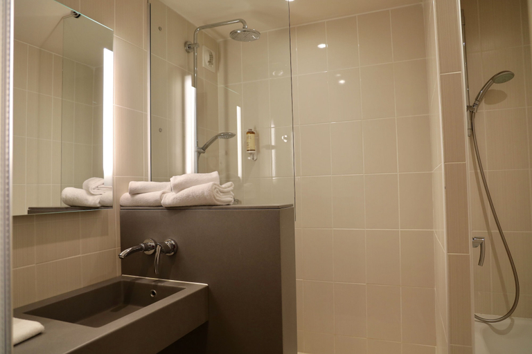 Bathroom 5, Mercure Amiens Cathedrale Hotel, Somme
