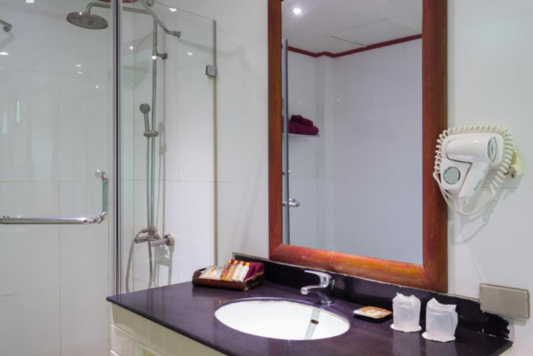 Bathroom 4, Phi Phi Erawan Palms Resort, Mueang Krabi