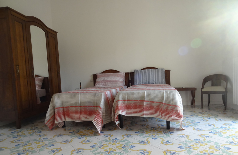 Bedroom 4, Casa Nina', Salerno
