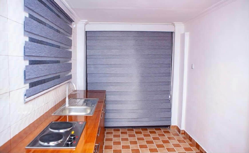 Others 5, Villa D'Tuger, Accra