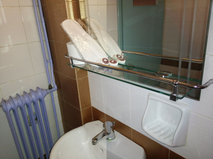 Bathroom 5, Hotel Frida, Attica
