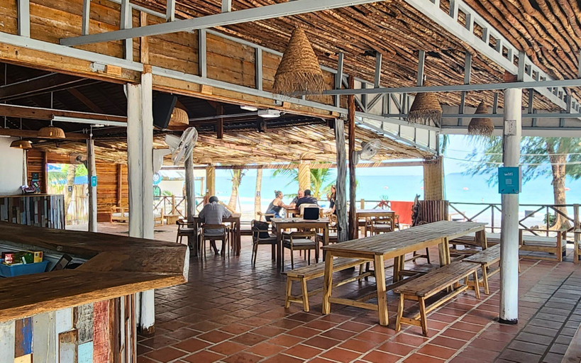 Food & Drinks 2, Mad Monkey Koh Rong, Sihanoukville
