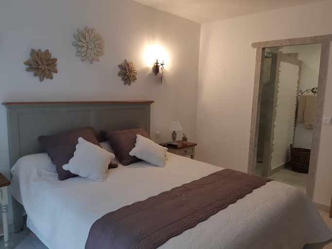 Bedroom 4, Chambres d'hotes - Villa la Licorne, Bouches-du-Rhône
