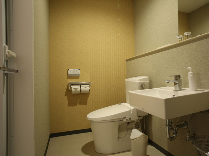 Bathroom 11