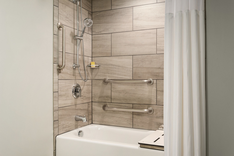 Bathroom 5, DoubleTree by Hilton St. Paul East, Ramsey
