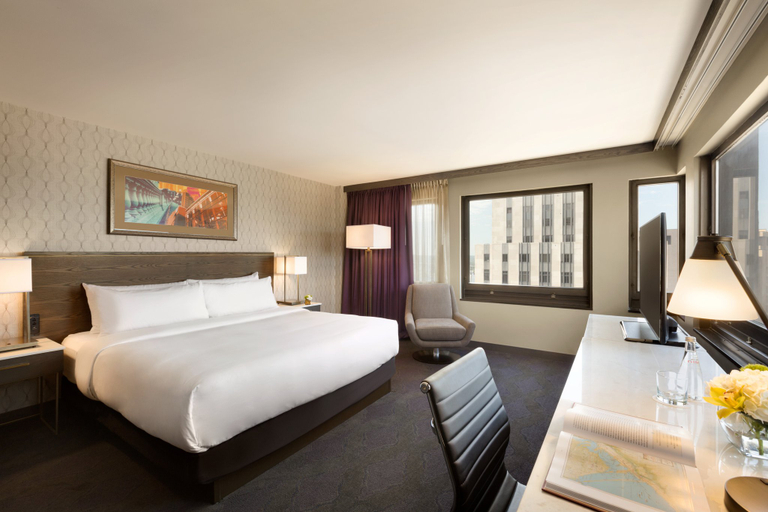 Bedroom 4, InterContinental Hotels SAINT PAUL RIVERFRONT by IHG, Ramsey