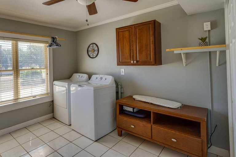 Bathroom 5, Lamesa Vacation Rental w/ Covered Patio & Fire Pit, Dawson