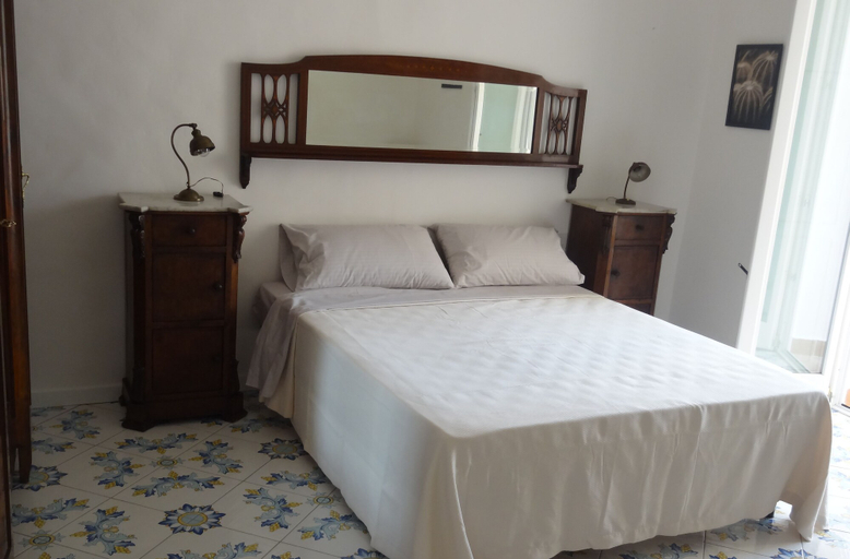 Bedroom 3, Casa Nina', Salerno