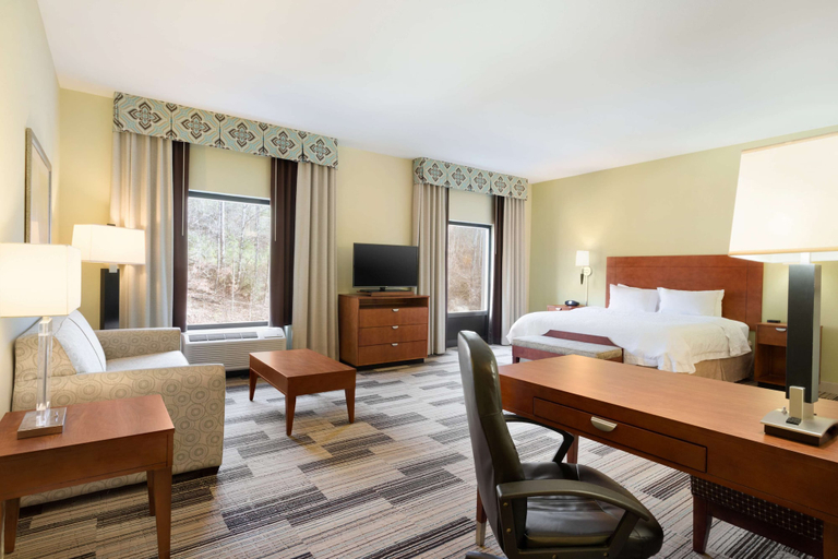 Bedroom 4, Hampton Inn & Suites Birmingham East Irondale, Jefferson