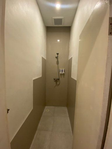 Bedroom 5, The Packer Box - Hostel, Klungkung