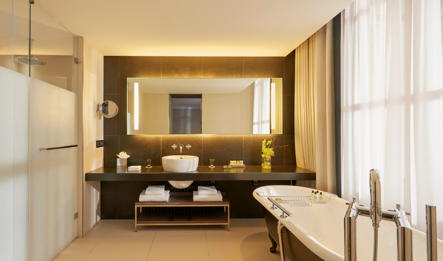 Bathroom 3, InterContinental Hotels MARSEILLE - HOTEL DIEU by IHG, Bouches-du-Rhône