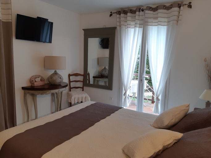 Bedroom 3, Chambres d'hotes - Villa la Licorne, Bouches-du-Rhône