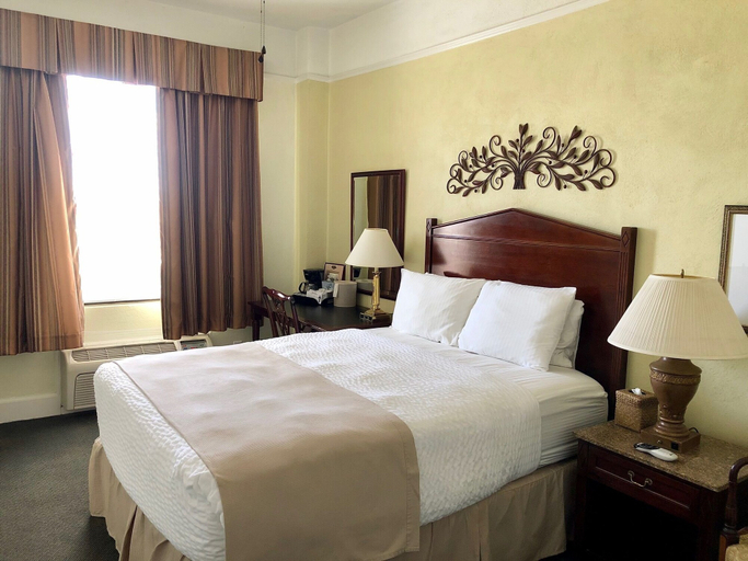 Bedroom 3, Hotel El Capitan, Culberson