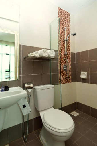 Bathroom 5, Holiday Villa Hotel & Suites Kota Bharu, Kota Bharu