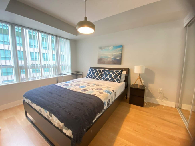 Bedroom 2, The Bay Suites Rogers Center, Toronto