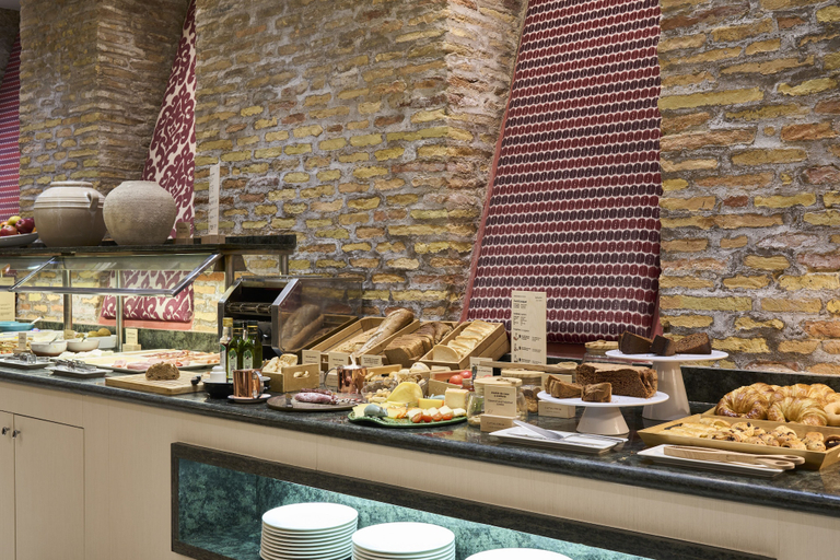 Food & Drinks 5, Catalonia El Pilar, Zaragoza