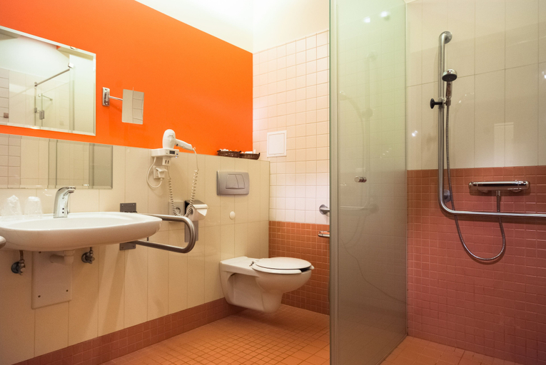 Bathroom 3, Dikul Hotel, Środa Śląska